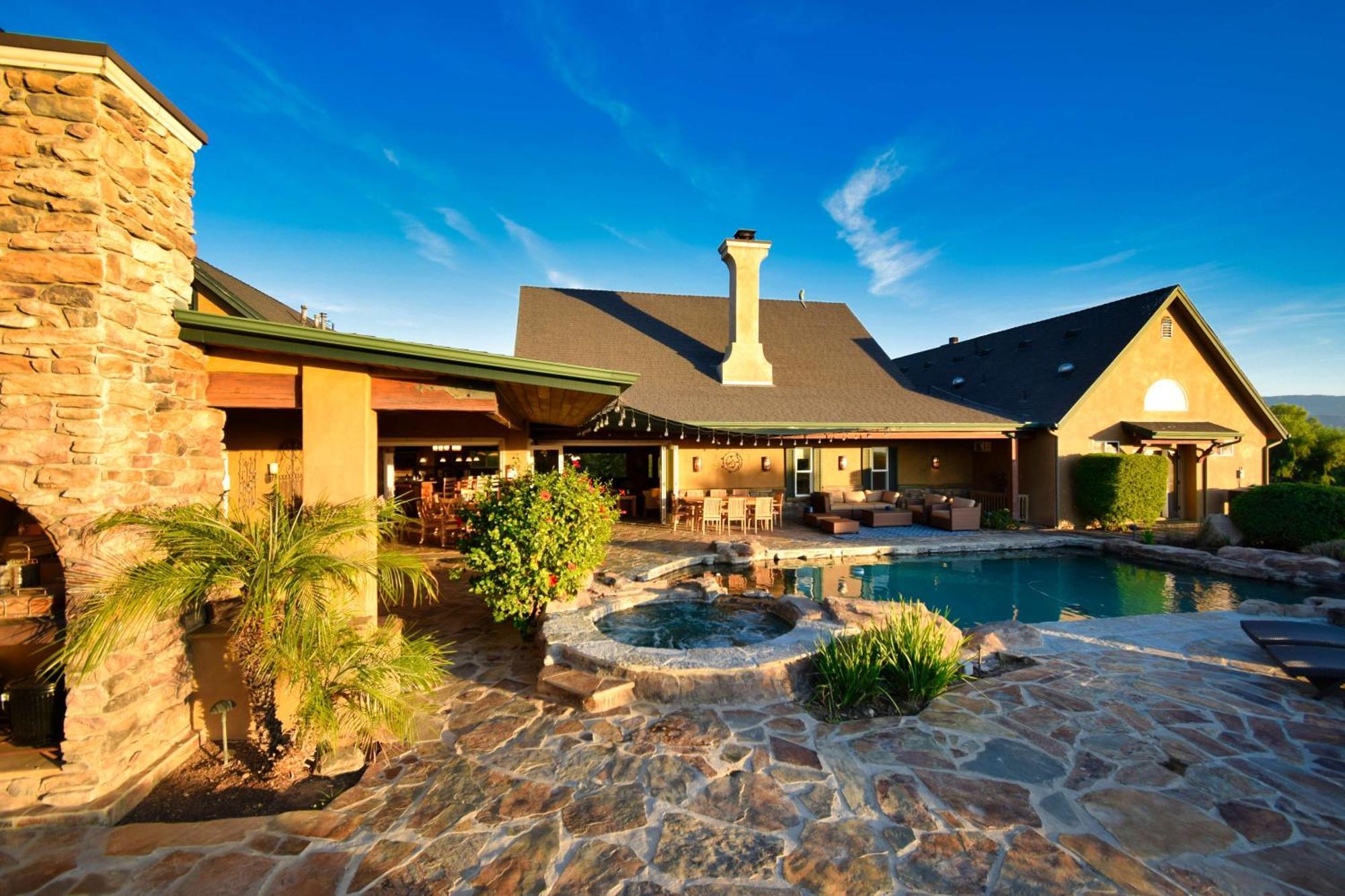 فندق Peppertree Lane Ranch -- Seven-Acre Ranch In The Heart Of Wine Country تيميكولا، ريفيرسيدي، كاليفورنيا المظهر الخارجي الصورة