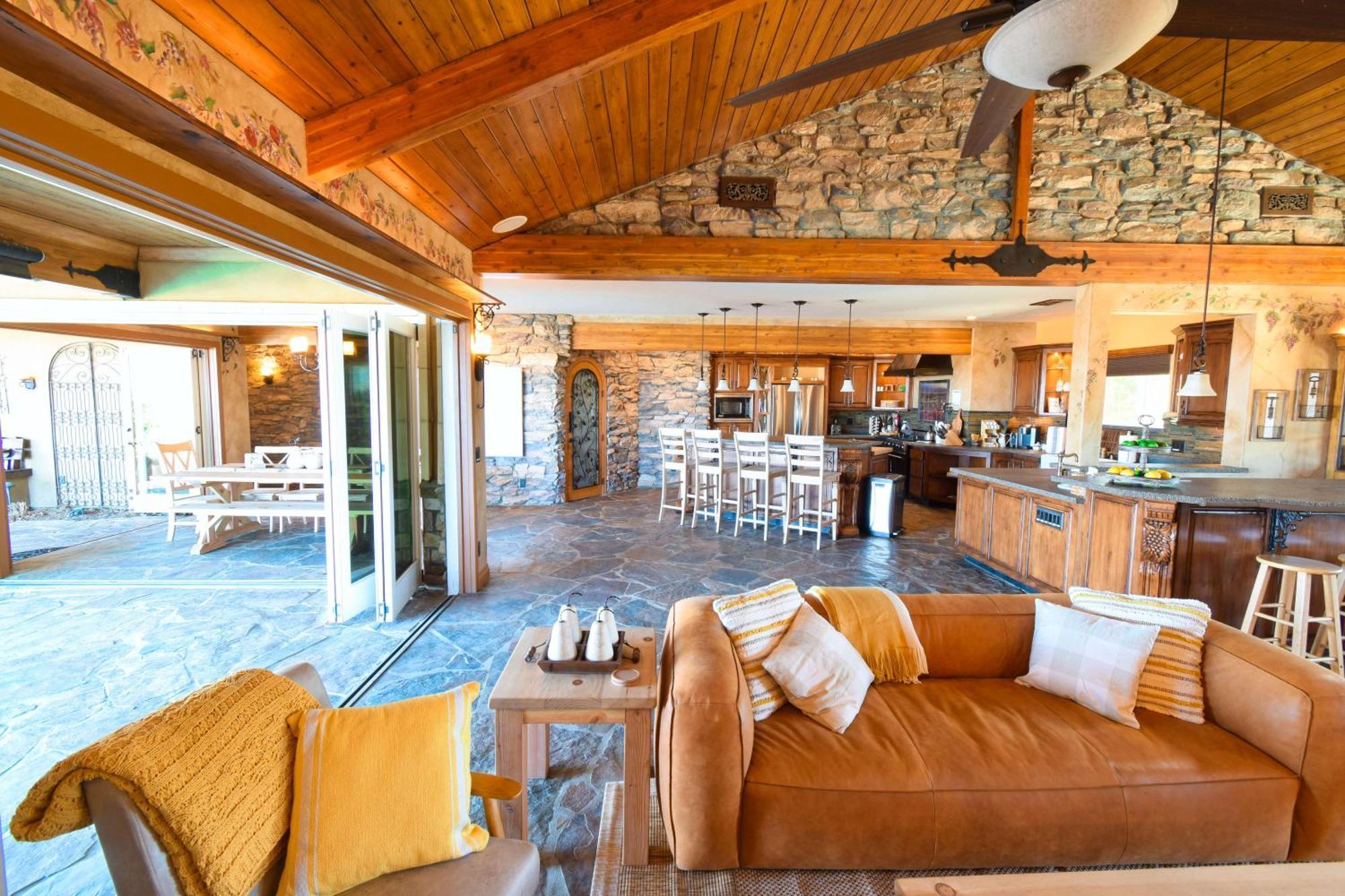 فندق Peppertree Lane Ranch -- Seven-Acre Ranch In The Heart Of Wine Country تيميكولا، ريفيرسيدي، كاليفورنيا المظهر الخارجي الصورة